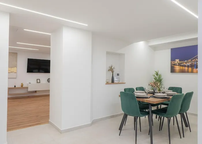 Grand 35 Residences In The Center