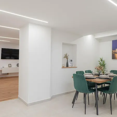 Grand 35 Residences In The Center