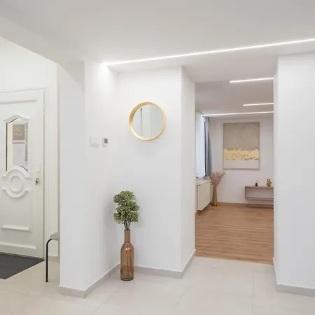 Grand 35 Residences In The Center